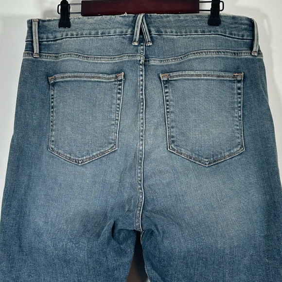 Good American Good Waist Crop Frayed Hem Jeans Size: 18 - Picture 6 of 8